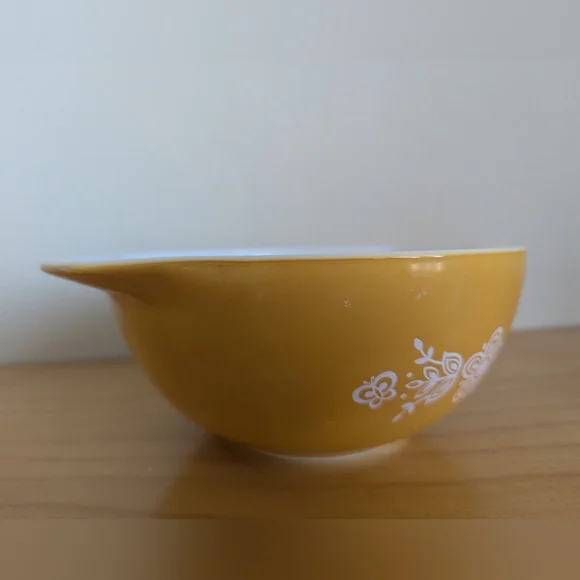 Set Of 2 Vintage Pyrex Cinderella Butterfly Gold And White Bowls #442 #441 - Picture 8 of 16